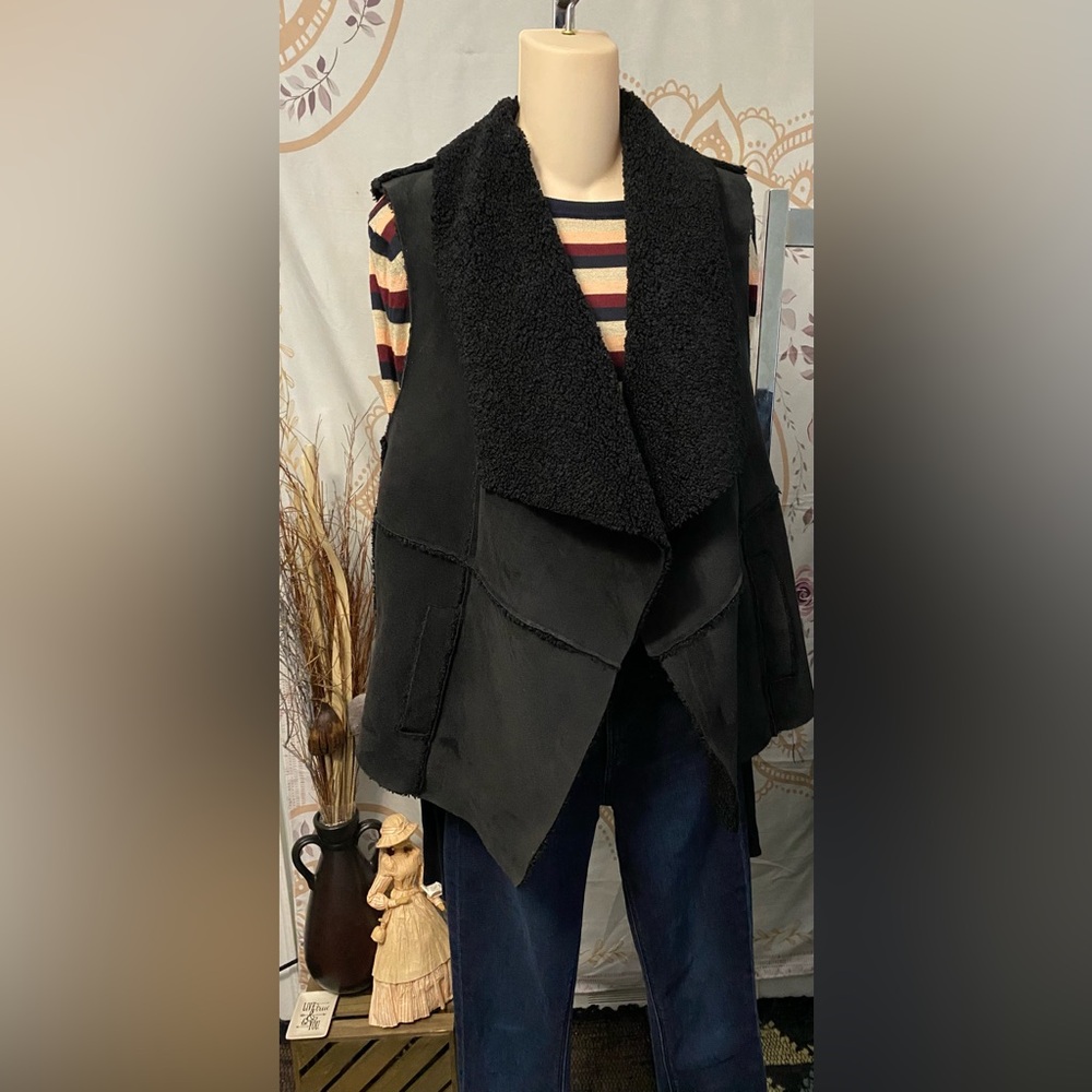 BBDakota Black Fleece Lined Open Front Vest Small